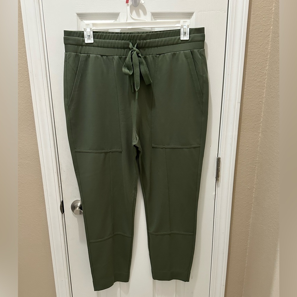CABI Everyday Lounger Jogger Pants size Large olive green rayon nylon blend EUC - Picture 3 of 13